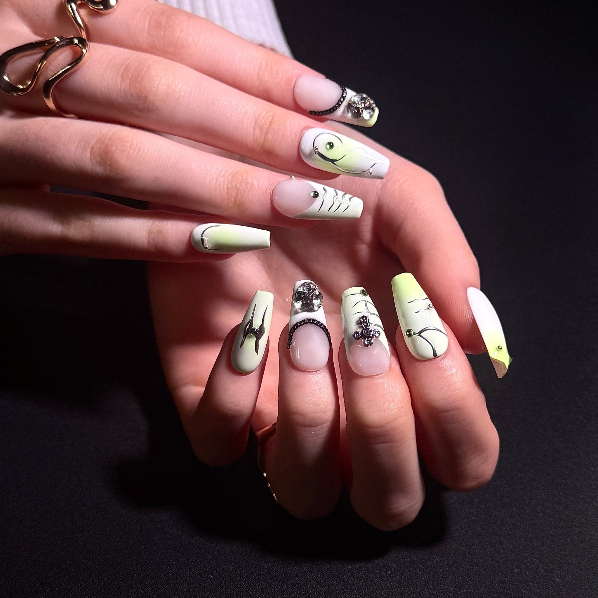 Drymilk - 172 (Coffin) | Press - on Nails by CLAWSIE