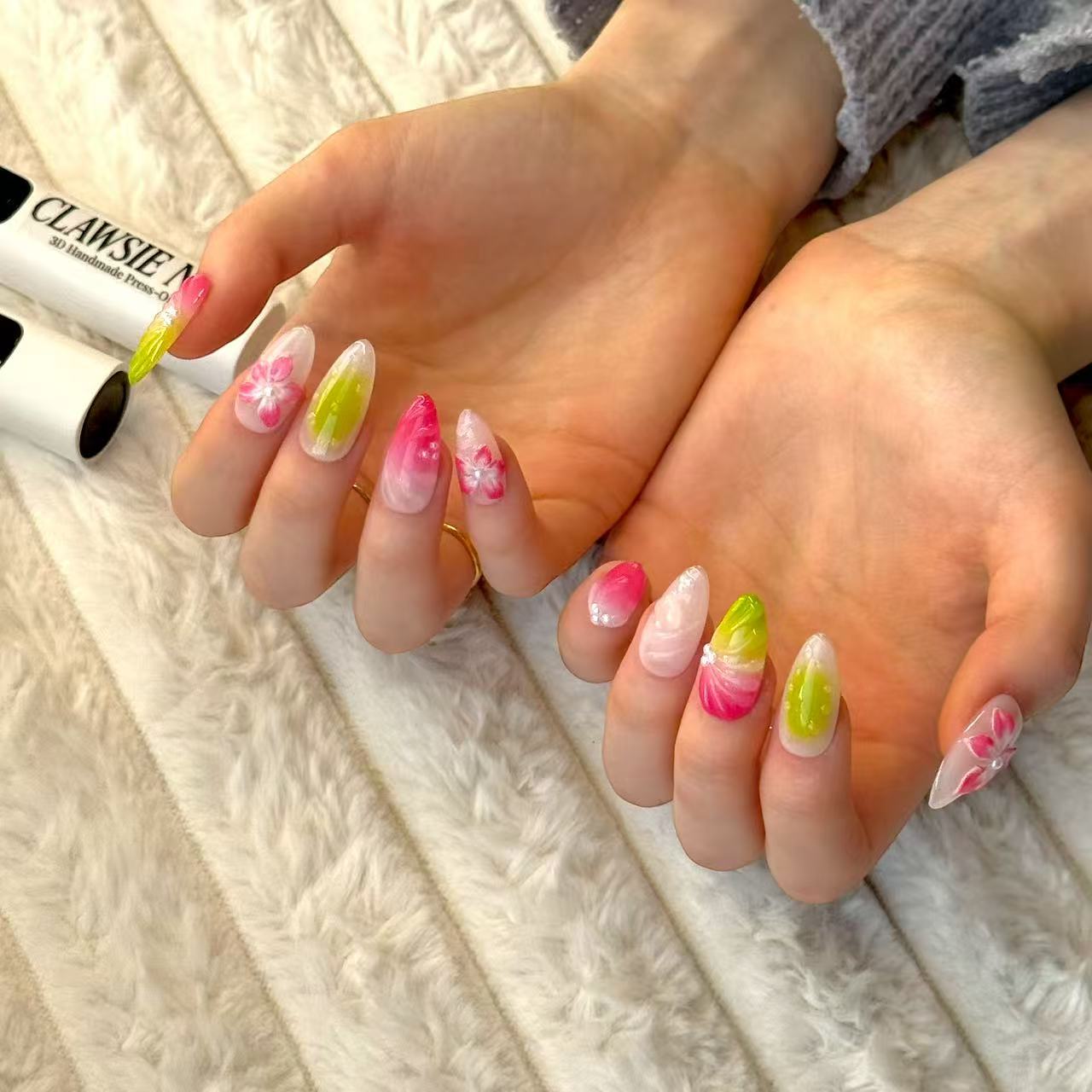 NEON