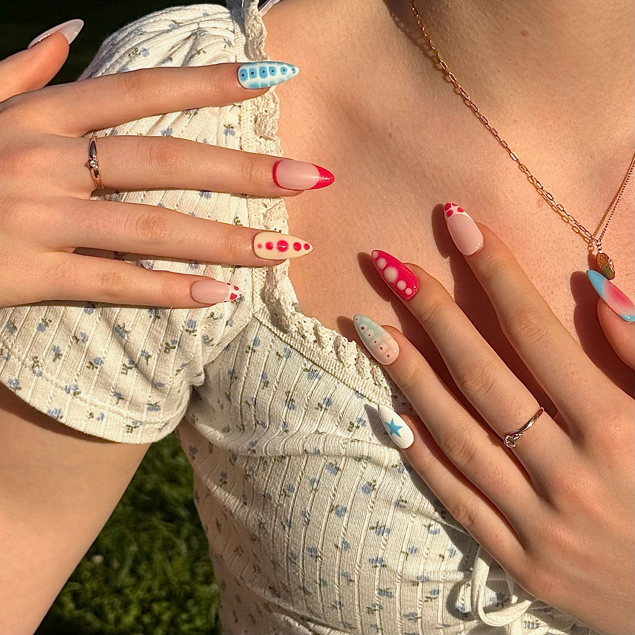 Coral Kiss (Almond) | Press - on Nails by CLAWSIE