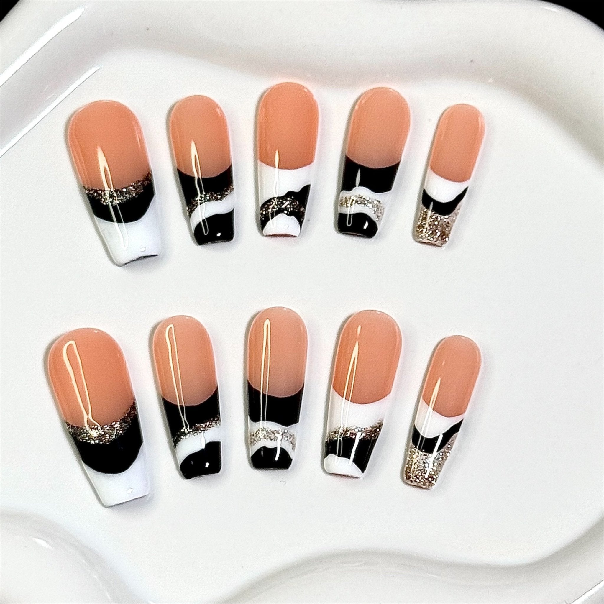 Drymilk - 162 (Square) | Press - on Nails by CLAWSIE