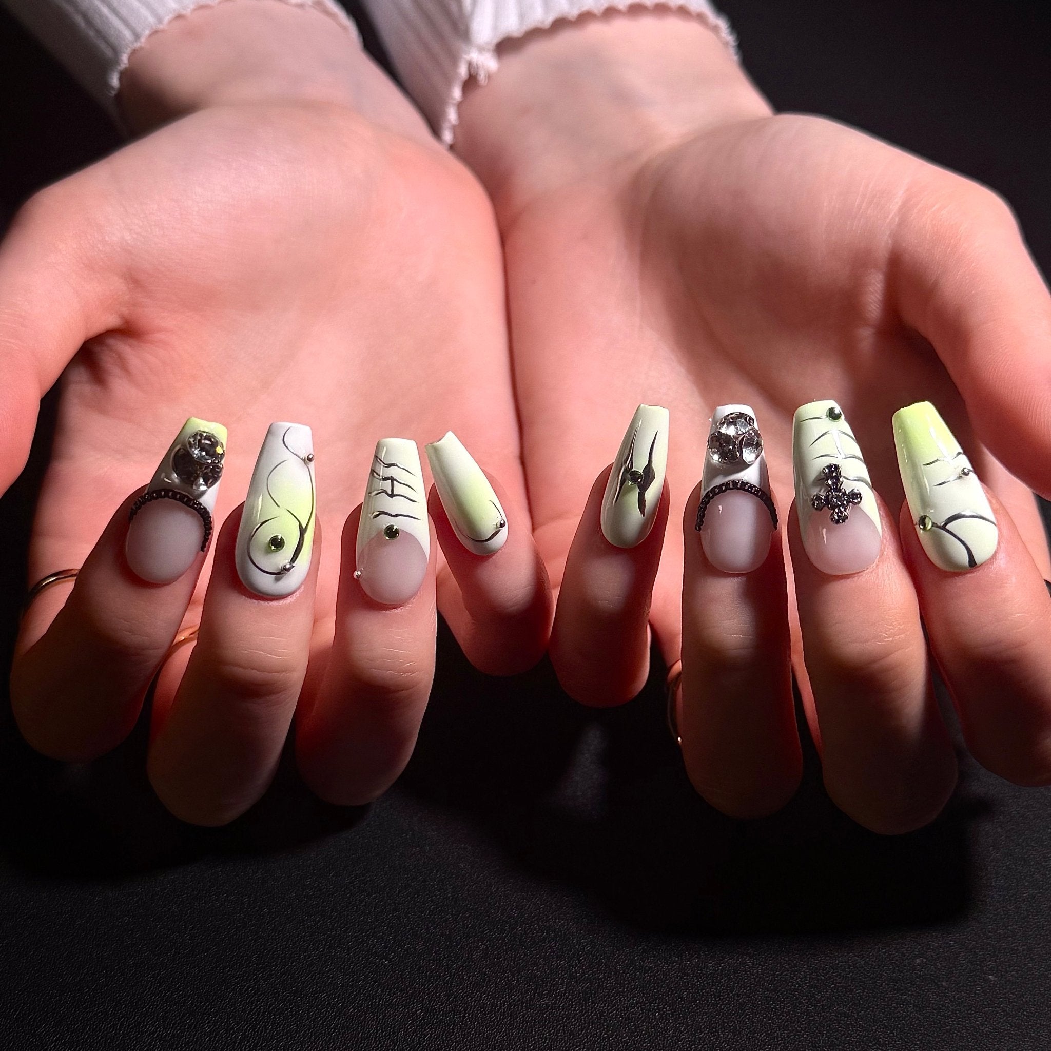 Drymilk - 172 (Coffin) | Press - on Nails by CLAWSIE