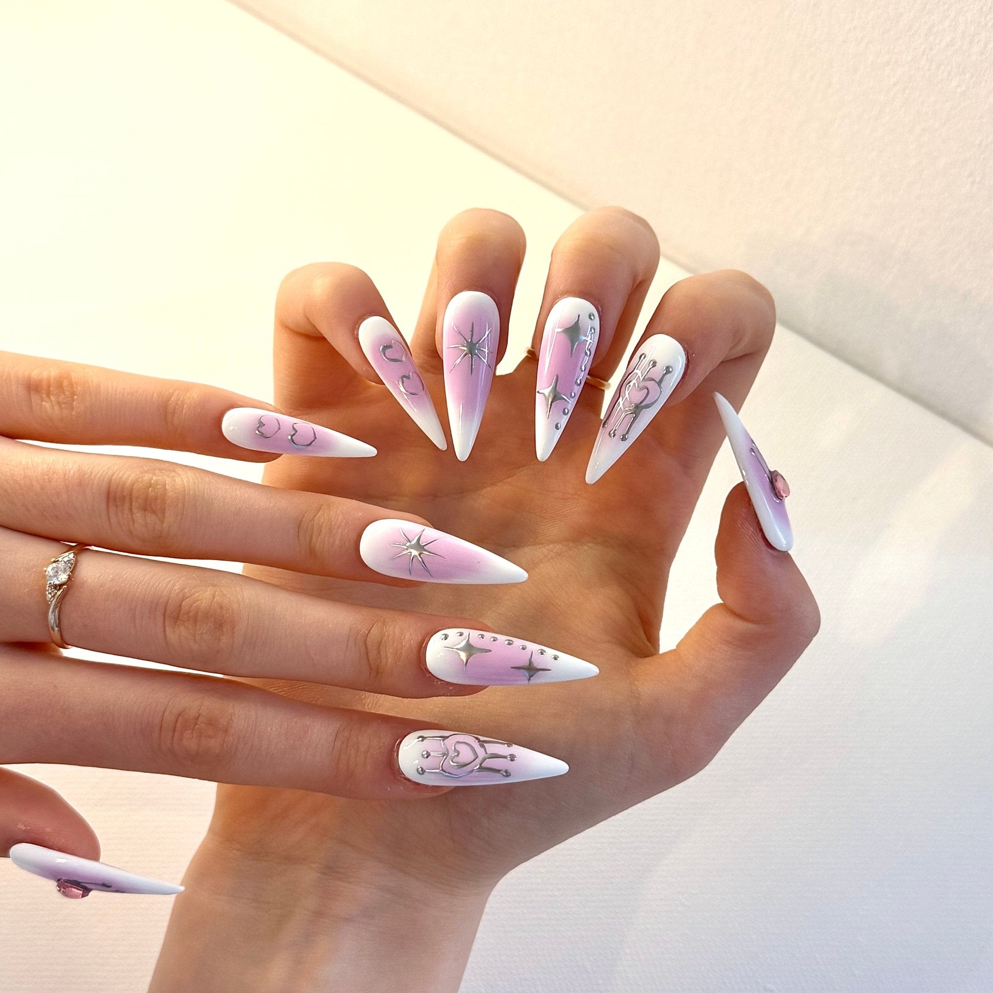 Drymilk - 194 (Stiletto) | Press - on Nails by Clawsie