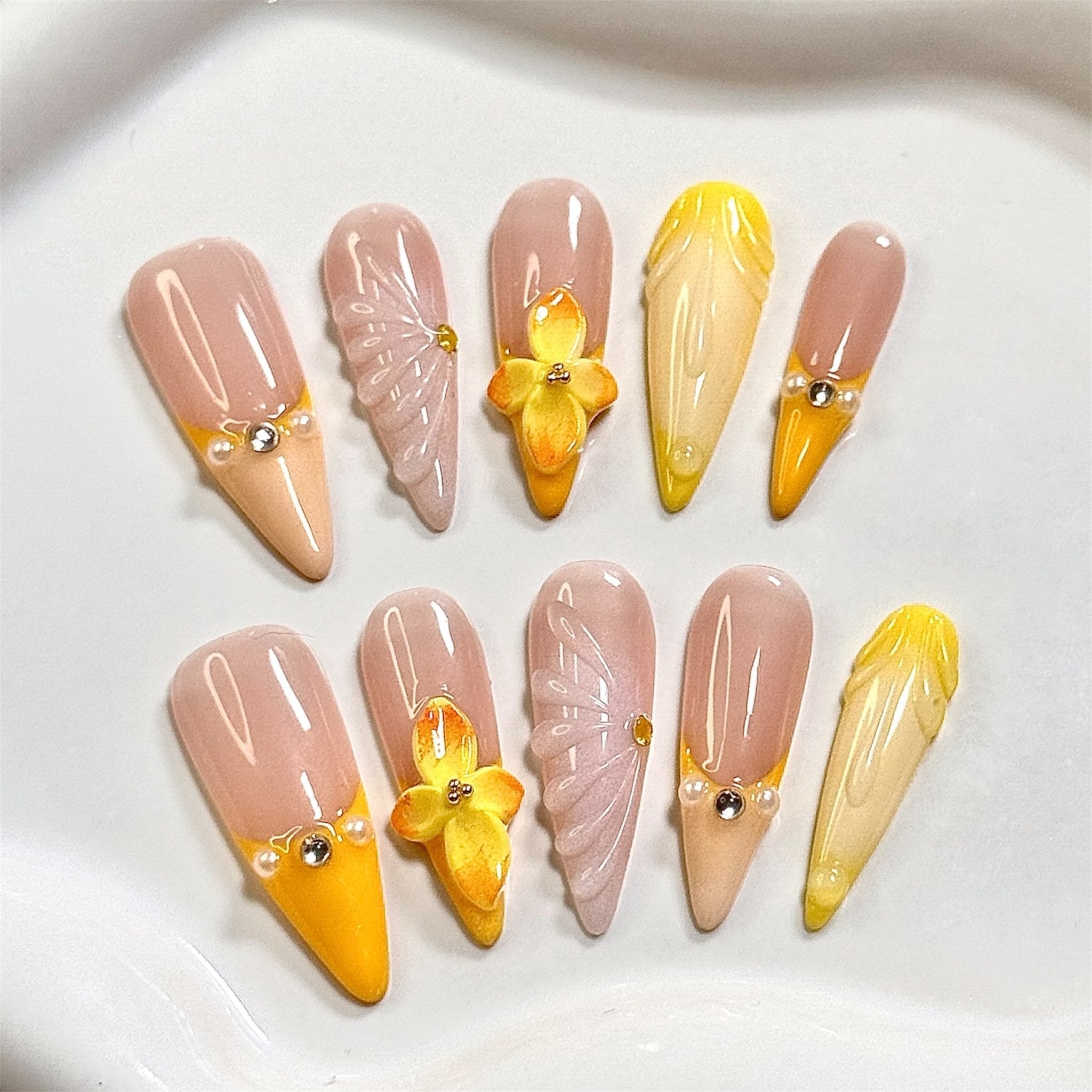 Golden Bloom (Stiletto) | Press - on Nails by CLAWSIE