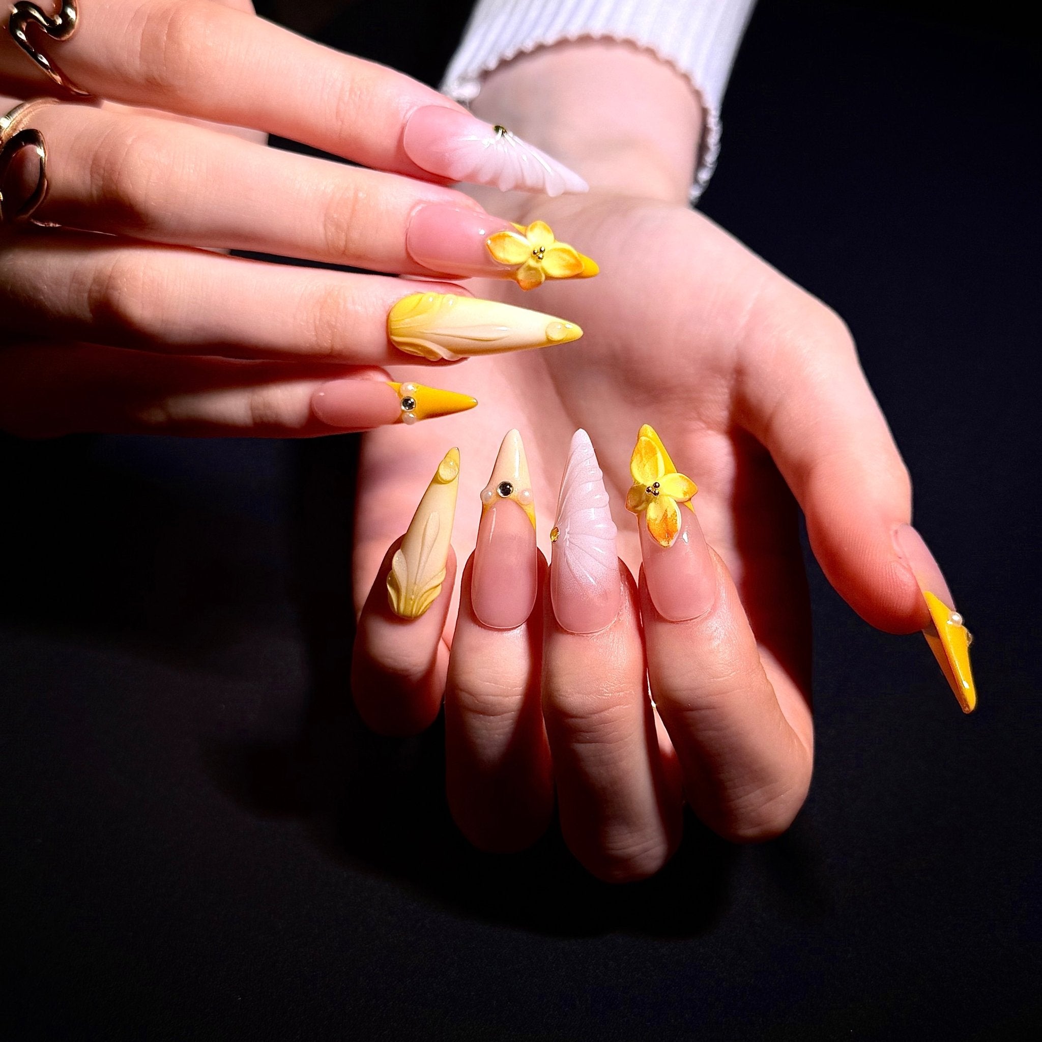 Golden Bloom (Stiletto) | Press - on Nails by CLAWSIE