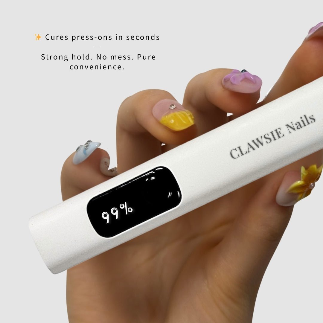 Handheld UV Lamp | Press - on Nails by CLAWSIE