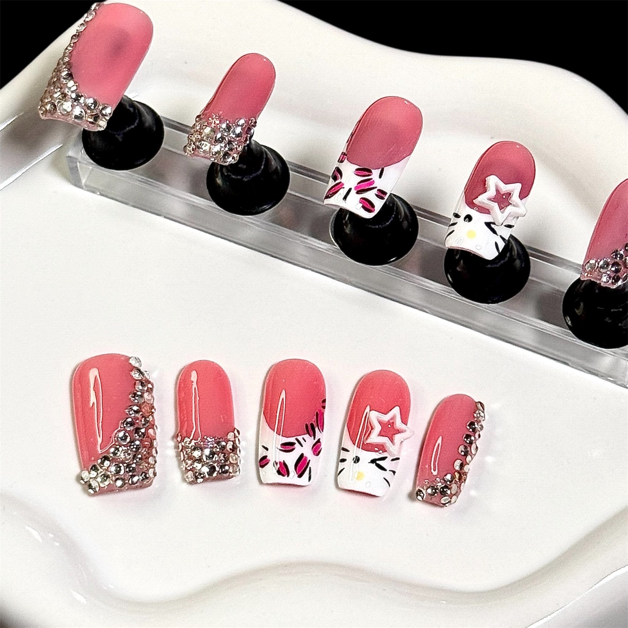 Happy Kitty (Square) | Press - on Nails by CLAWSIE