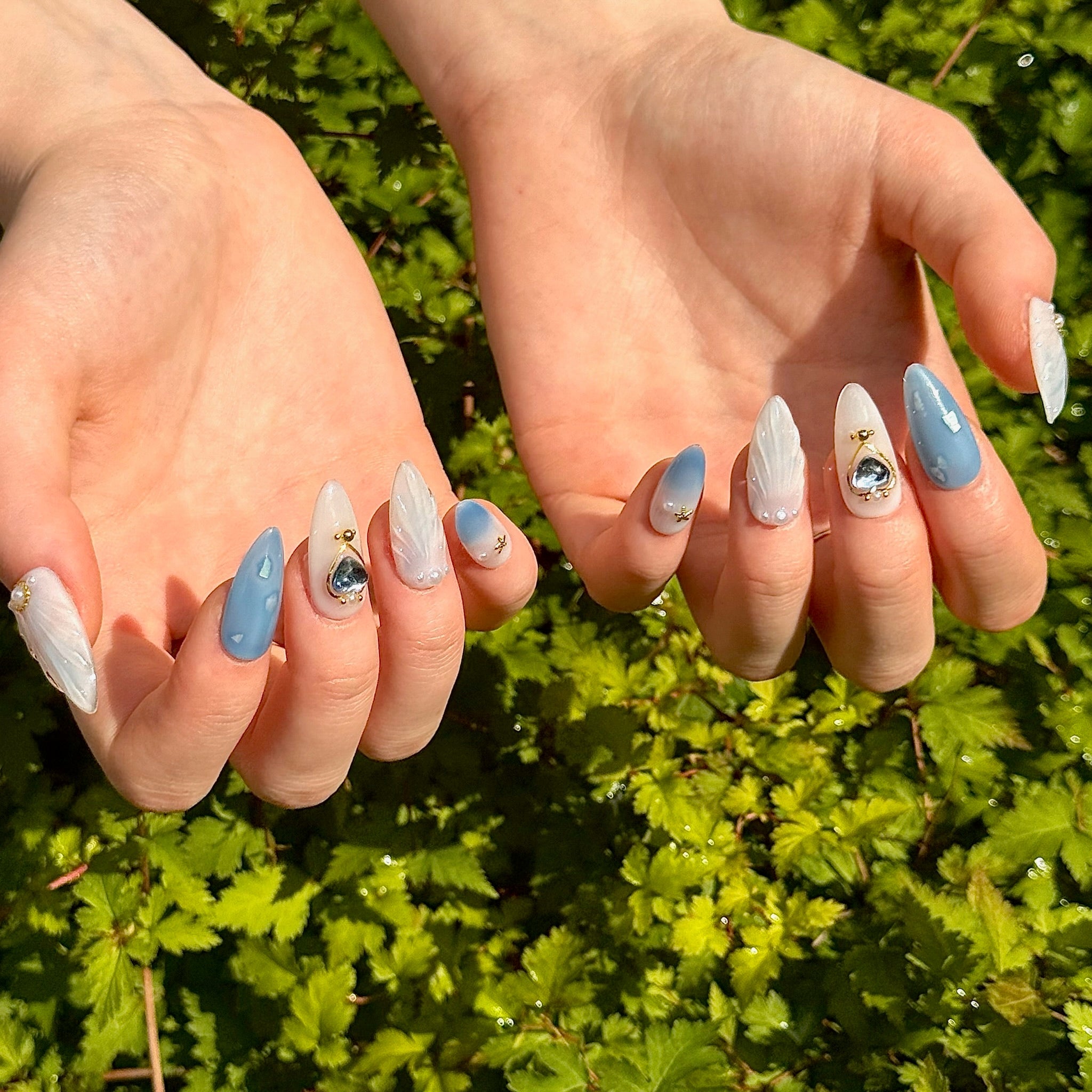 Heart of the Ocean (Almond) | Press - on Nails by CLAWSIE