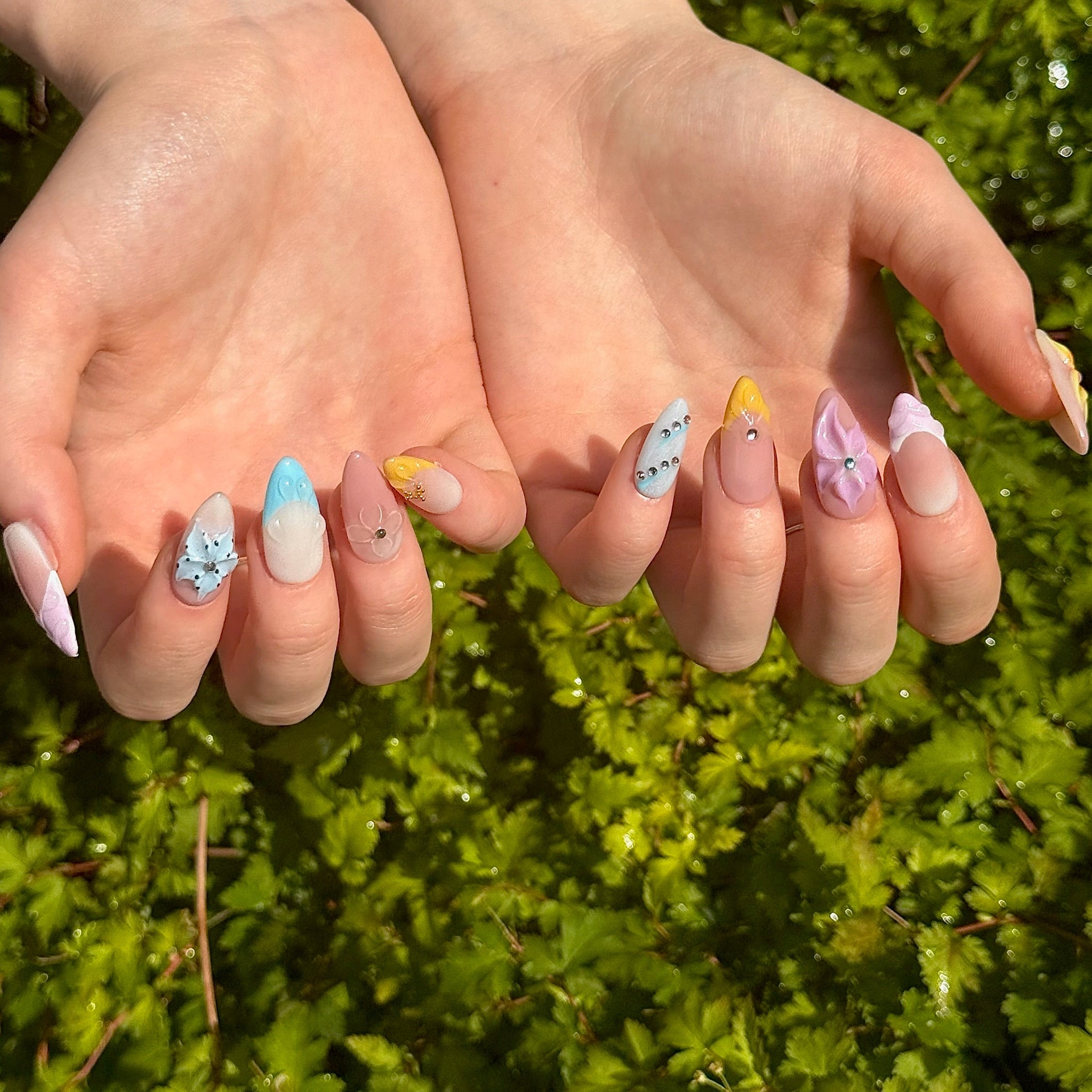 Ocean Bloom Mood (Almond) | Press - on Nails by CLAWSIE