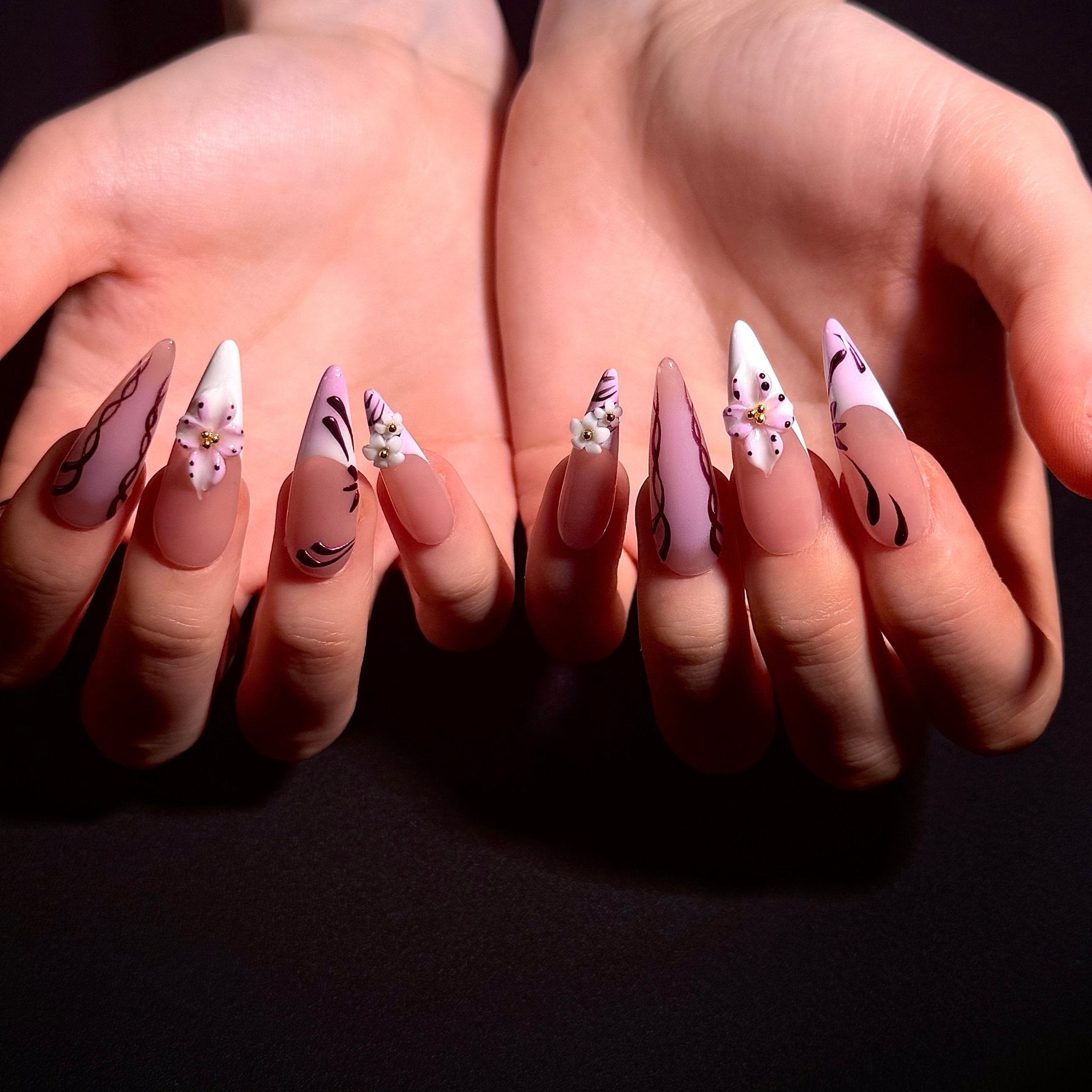 Sakura Lines (Stiletto) | Press - on Nails by CLAWSIE