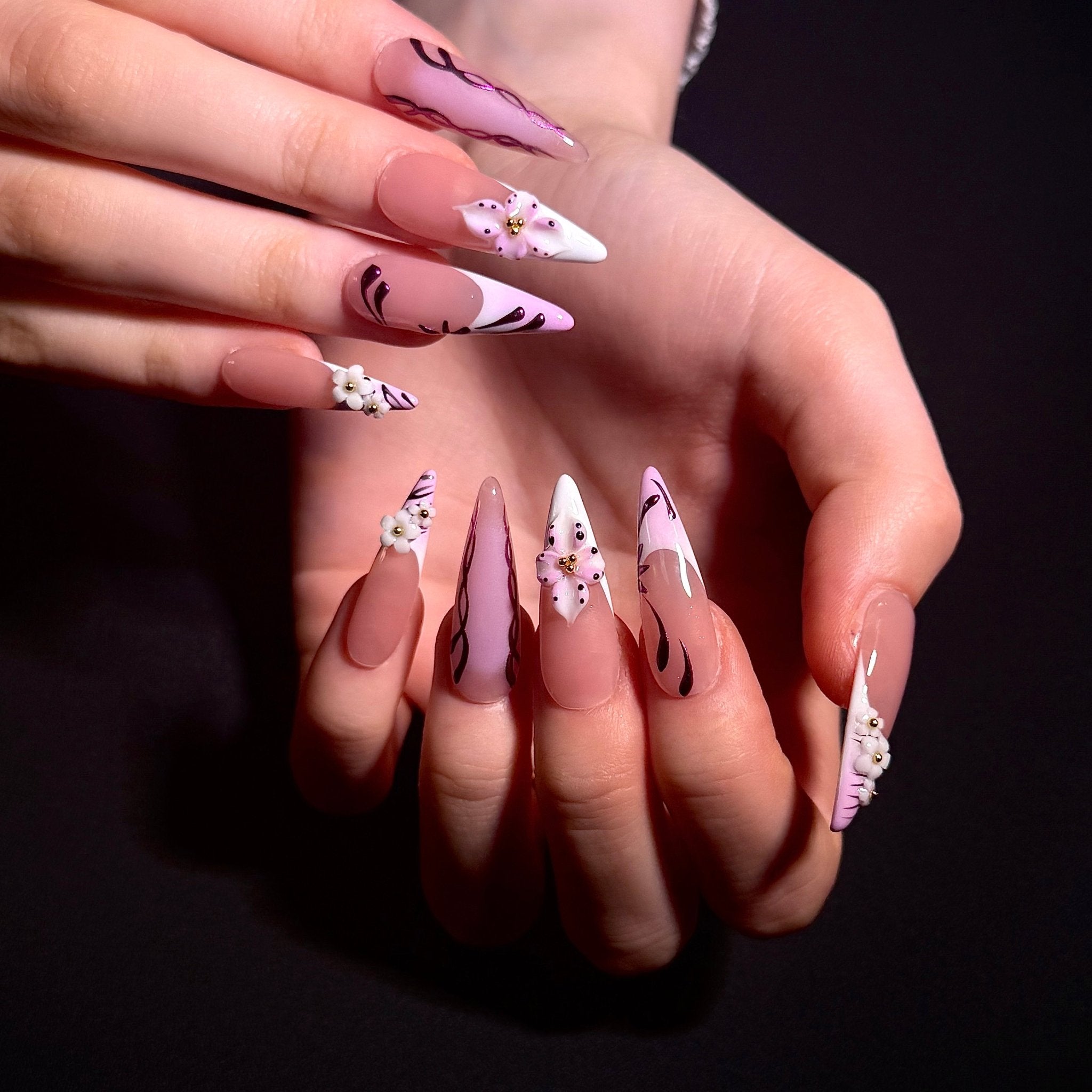 Sakura Lines (Stiletto) | Press - on Nails by CLAWSIE