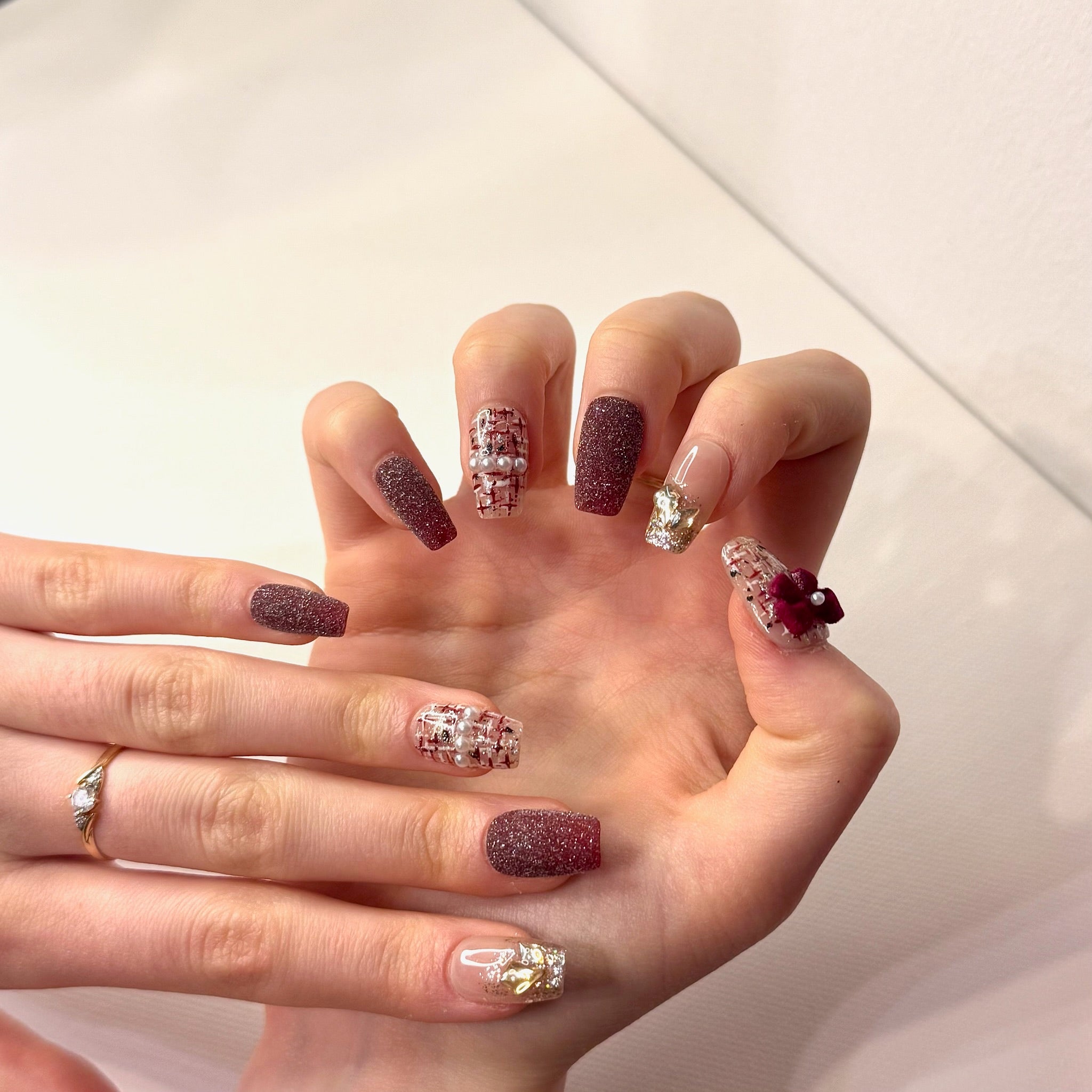 Sparkling Red Fragrance （Short - Square） | Press - on Nails by Clawsie