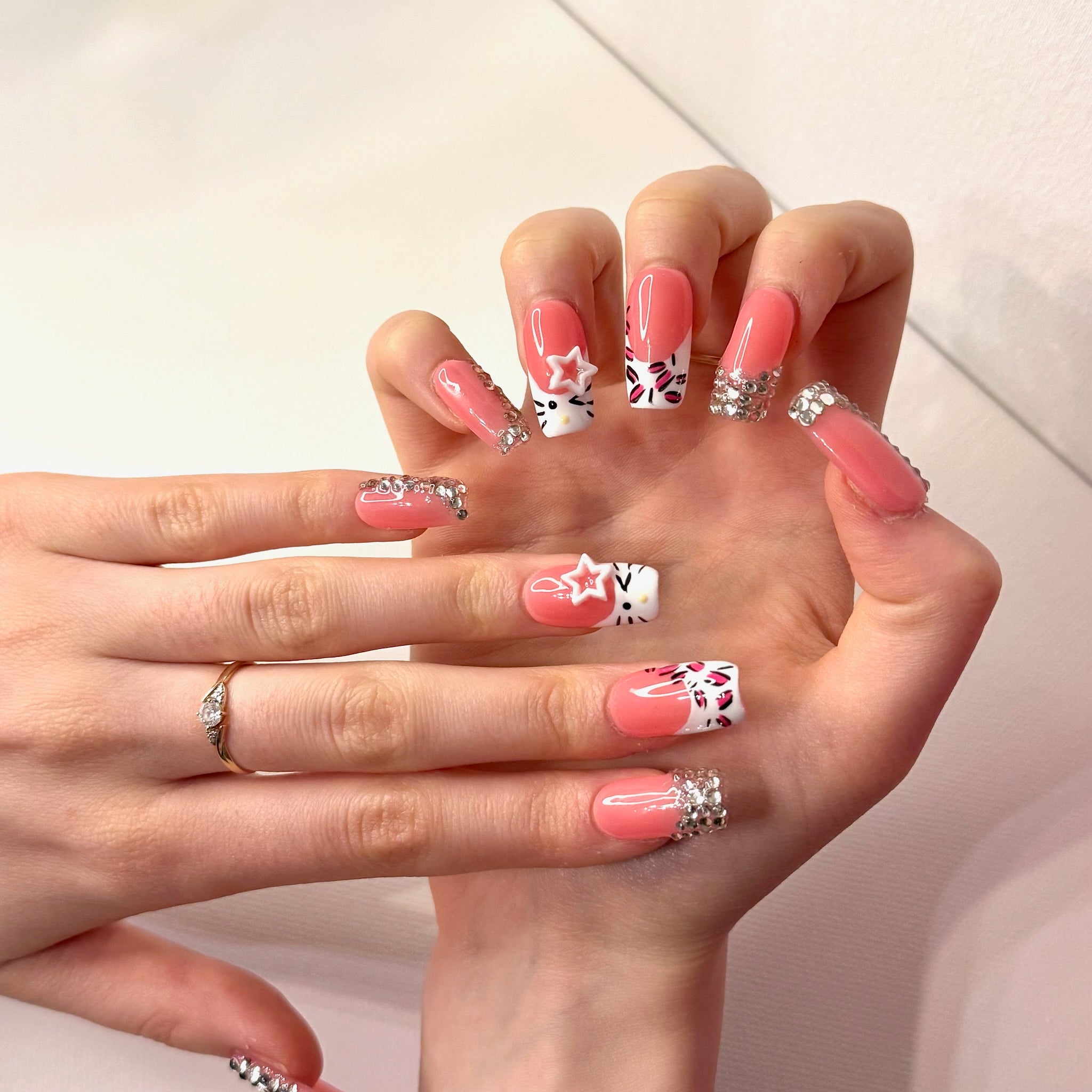 W - 077 (Square) | Press - on Nails by Clawsie