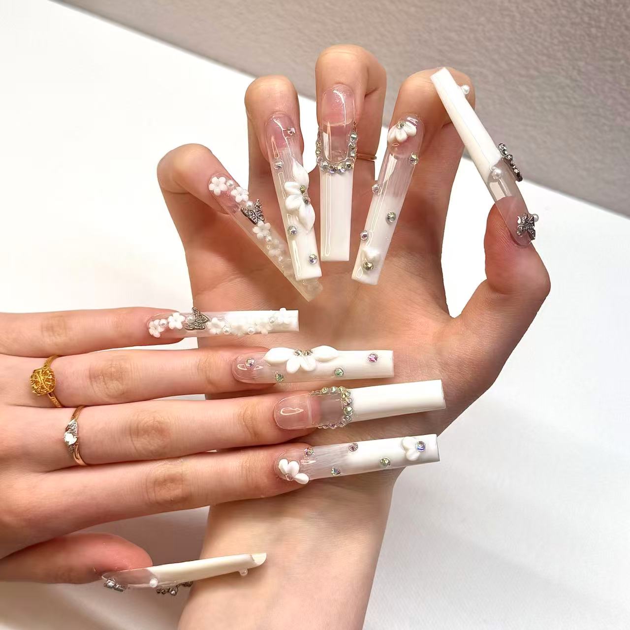 White - Dream Garden (XL - Square) | Press - on Nails by Clawsie